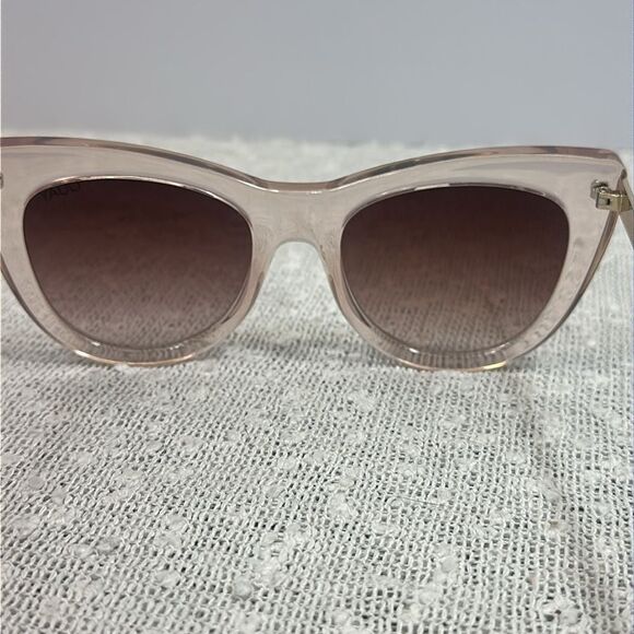 QUAY AUSTRALIA Steal A Kiss 111 Crystal Light Pink Gradient Cat Eye Sunglasses - Picture 6 of 10